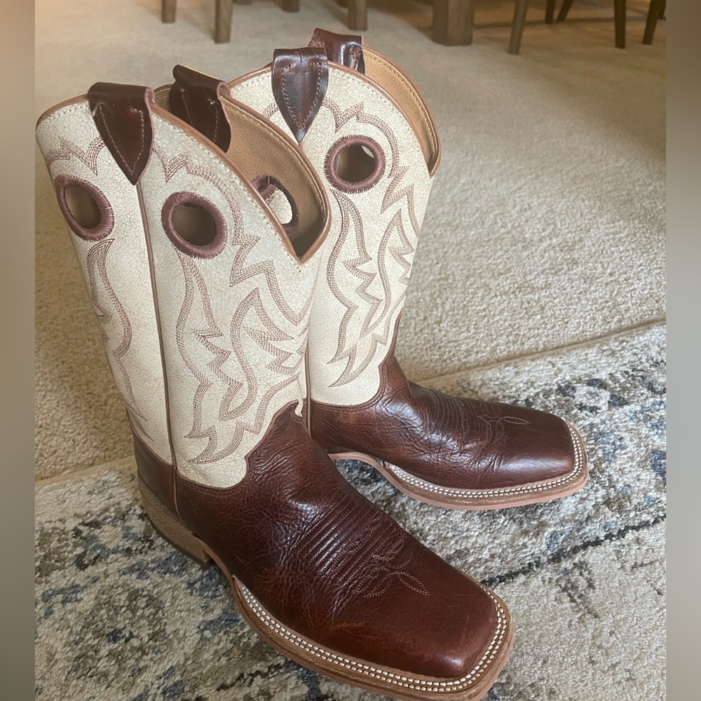 Justin Men's size 7.5 D Bent Rail Performance Caddo Wide Square Toe Cowboy Boot